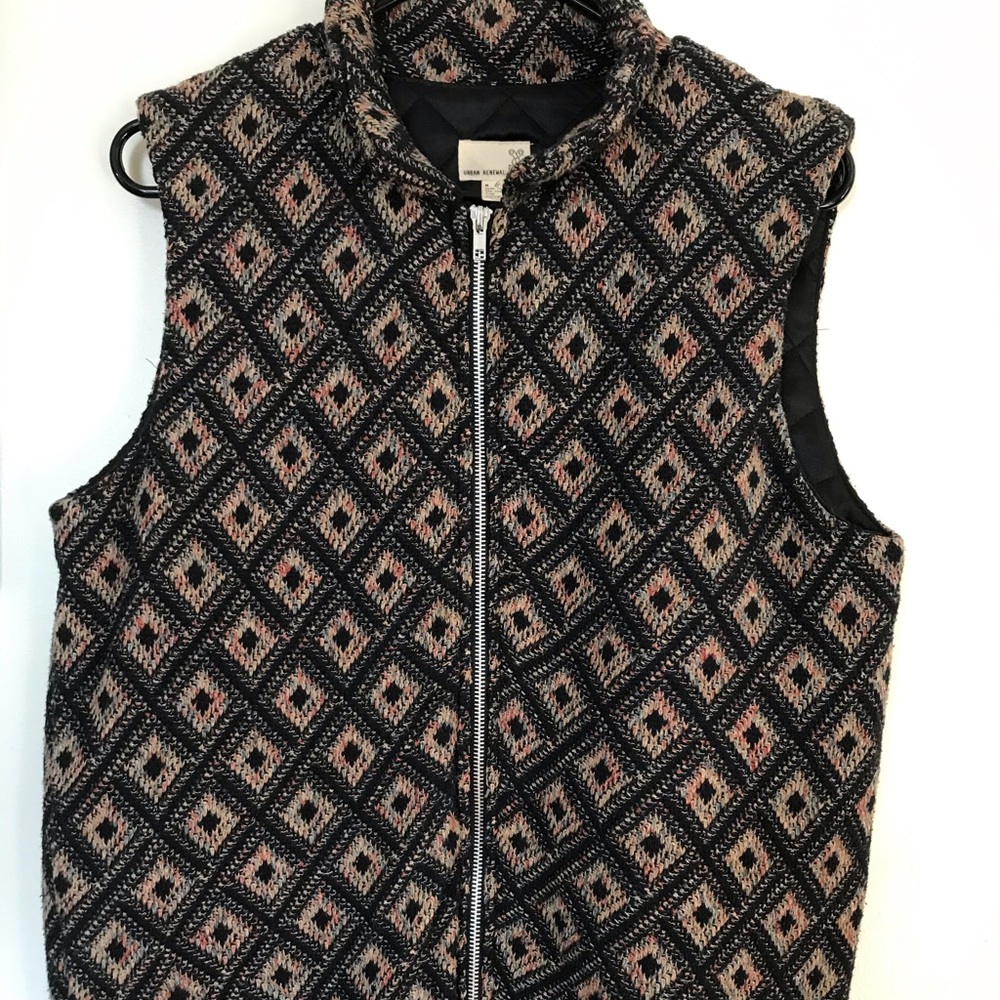 Urban renewal multicolored vest with Aztec pattern